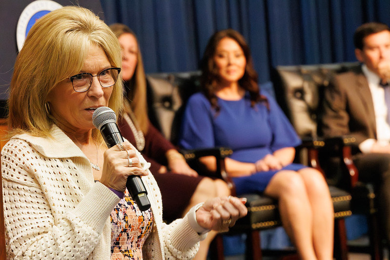 WMD - Meet and Greet - r