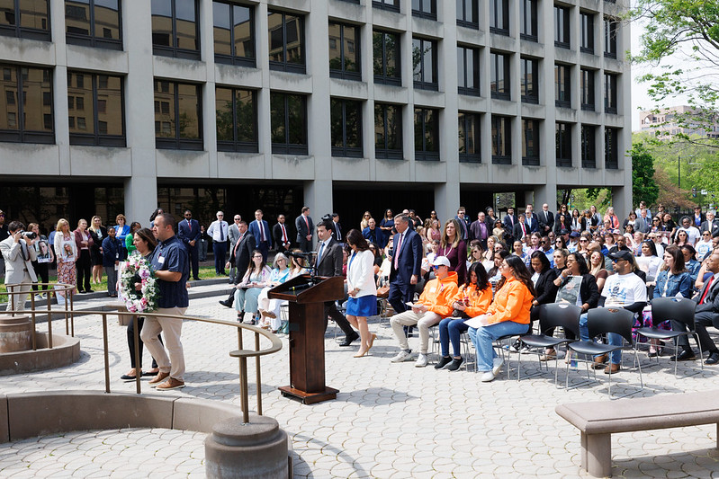 WMD - Wreath Laying - b