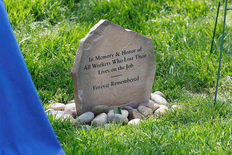 WMD - Wreath Laying - q