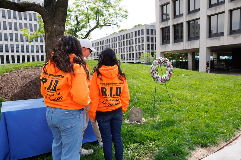 WMD - Wreath Laying - s