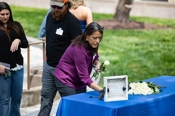 WMD - Wreath Laying - u