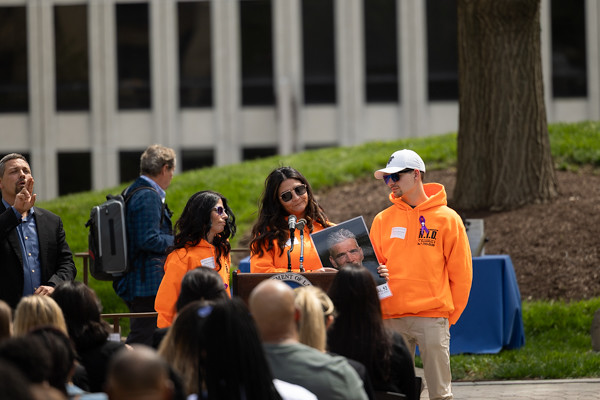 WMD - Wreath Laying - w