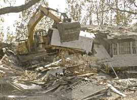 Photo courtesy of FEMA.  This picture shows actual disaster site work conditions and may not illustrate proper safety and health procedures.