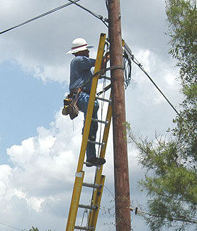 Photo courtesy of FEMA.  This picture shows actual disaster site work conditions and may not illustrate proper safety and health procedures.