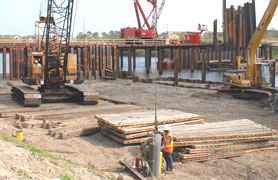 Photo courtesy of FEMA. This picture shows actual disaster site work conditions and may not illustrate proper safety and health procedures.