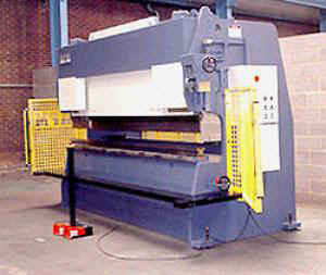 Side view hydraulic press