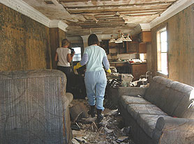 Photo courtesy of FEMA. This picture shows actual disaster site work conditions and may not illustrate proper safety and health procedures.