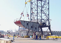 Figure 6: Workers keeping clear of suspended load