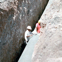 El acceso inseguro / Egreso